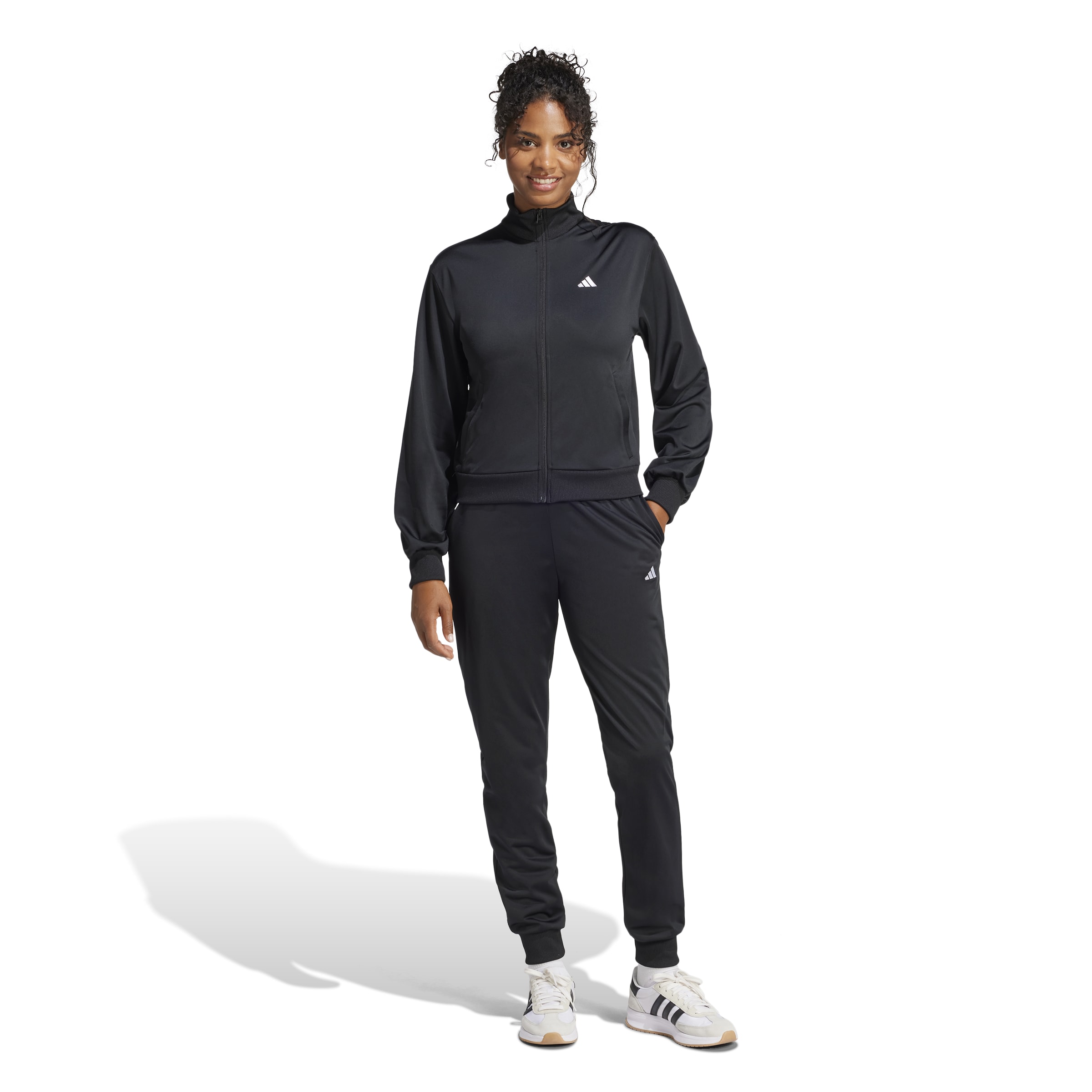 JD4475_4_APPAREL_On Model_Standard View_white
